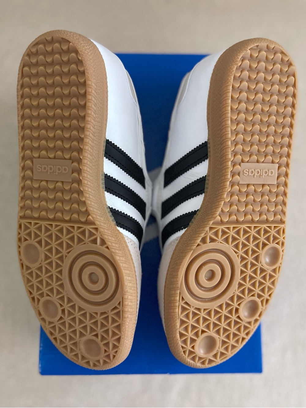 Size 7 - Adidas Samba Jane W White Black
JR1402 Women's BRAND NEW - Picture 7 of 9
